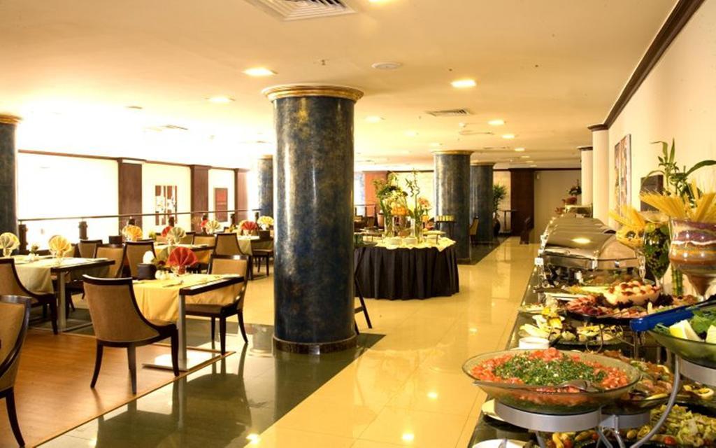 Готель Golden Tulip Ель-Хубар Екстер'єр фото